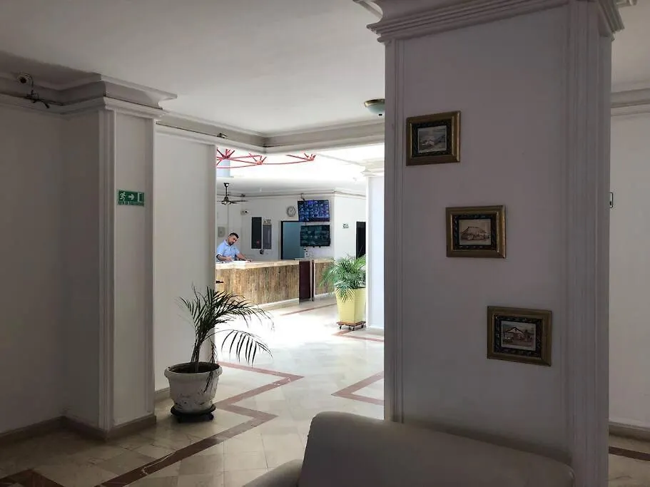 Hermoso Con Piscina Y Playa Al Lado Del Comercio Del Rodadero Gaira